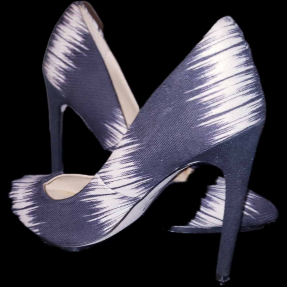 GX by GWEN STEPHANIE Heels. Sz 7.5 - Picture 3 of 12